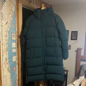 Duluth Trading Co Women's Green Puffer Coat
